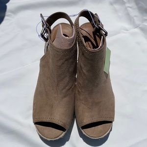 Universal Thread faux-suede platforms